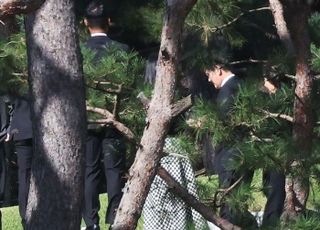 [이건희 5주기] 이재용 회장, 경영진과 조용한 추도식…'정중동' 행보 이어가