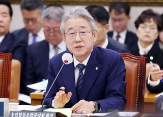 강호동 농협중앙회장 "심려끼쳐 죄송…경찰 수사서 명백히 밝힐 것" [2025 국감]
