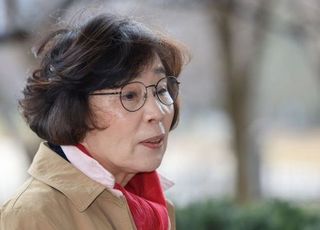 배임 기소 부정·아들 논란까지…유시춘 EBS 이사장 자격 시험대에 [뉴스속인물]