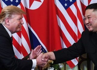 트럼프 대통령 “김정은 만나고 싶다, 내가 한국 가는 것 알고 있다”
