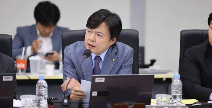 판·검사 처벌 '법왜곡죄' 놓고…與 "불신 자초" vs 野 "李 방탄용"