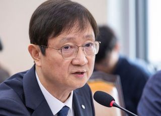 이찬진 “농협생명 리베이트, 비리혐의 짙어…위법 땐 엄정 대응” [2025 국감]