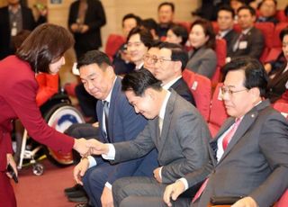 국감 후반전 '헌법 84조' 놓고 논쟁…뇌관 된 '李 12개 혐의 무죄'