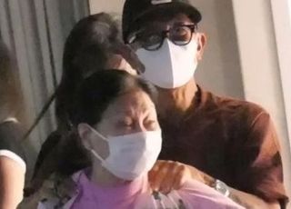 '야윈' 구준엽, 불화설 있었던 서희원母 어깨 마사지
