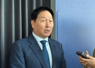 [APEC 2025] 최태원 "젠슨 황, 한국과의 새 협력 구상 밝힐 것"