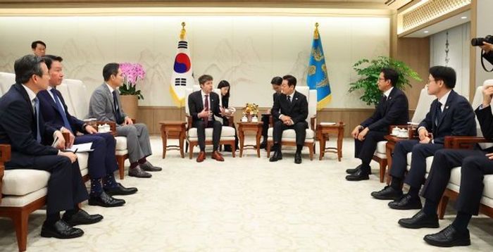 'AI 허브'인가 테스트베드인가… 오픈AI·삼성·SK 협력의 변수들