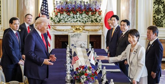 日, 트럼프 환심 사기 ‘총력전’…트럼프 “우리는 절친됐다”