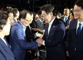 李대통령, 민주평통 수석부의장에 이해찬 전 총리 임명