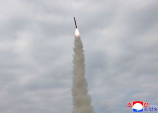 [속보] 北 "어제 서해서 함대지 전략순항미사일 시험발사"