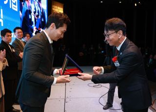 홍용준 쿠팡 CLS 대표, AI기반 스마트물류센터 투자 공로 경남도지사 표창