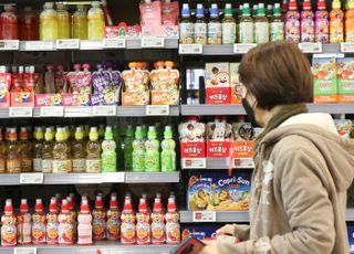 물가 잡겠다더니 ‘설탕세’ 추진?…식품업계 “정책 엇박자” 반발