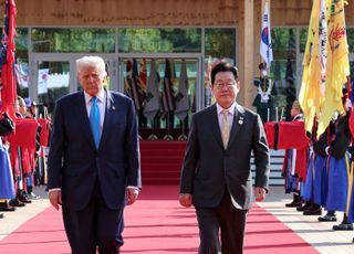 [속보] 한미 정상회담, 오후 4시 6분 종료…'87분'간 진행