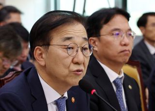 김윤덕 국토부 장관 “대통령·주택정책 입안자, 주택 매각 건의 검토” [2025 국감]