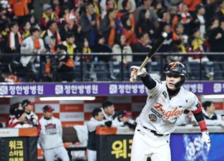 한화 2패 후 반격, 19년 만에 한국시리즈서 승리