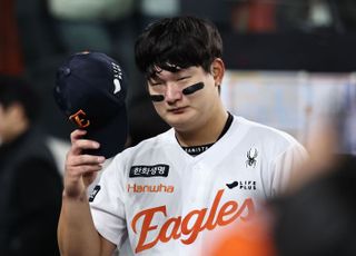 포효 후 눈물 쏟은 김서현, 자신감 회복이 가장 큰 수확 [KS 3차전]