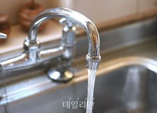수돗물 ‘과불화화합물’ 기준 강화…정수장 감시 전국 확대
