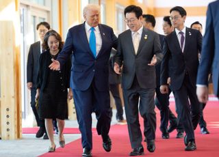 [속보] 트럼프, 숙소 힐튼호텔서 출발…미중정상회담 위해 부산행