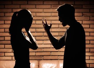 유명 개그맨 부부 아들, 아내 폭행·협박으로 검찰 송치