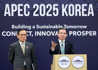 美상무 "반도체 관세, 한미 합의 미포함"…대통령실 "반도체 합의했다" 반박 등 [10/30(목) 데일리안 퇴근길뉴스]