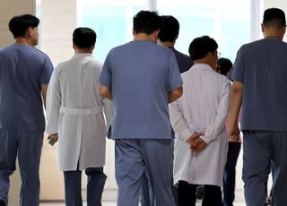 조기 복귀 전공의 ‘외면’…뒤늦게 돌아온 전공의만 특혜