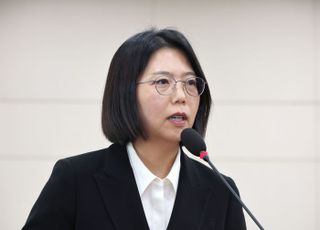 맥도날드 ‘120초 조리 시스템’ 논란…김기원 대표 “개선 검토 약속” [2025 국감]