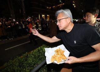 치킨 나눠준 젠슨 황, "십년 만에 치맥" 이재용, 소맥 러브샷 제안한 정의선
