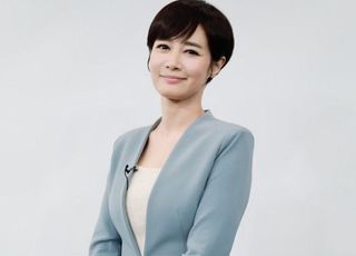 김주하, 냉철함 벗고 인간미 입다…문세윤·조째즈 손잡고 토크쇼 도전