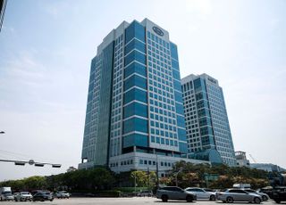 현대차·기아, 역대 최대 매출에도 美관세 여파로 휘청…합산영업익 4조원(종합)