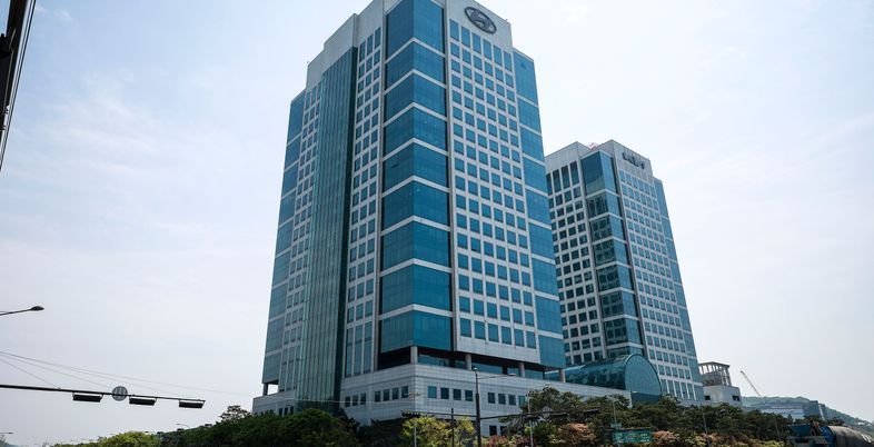 현대차·기아, 역대 최대 매출에도 美관세 여파로 휘청…합산영업익 4조원(종합)