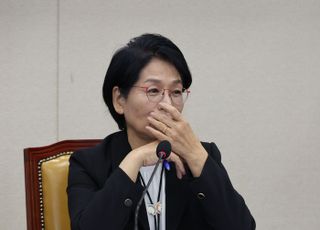 '최민희 자녀 결혼식 논란'으로 해가 뜨고 달이 진 국정감사