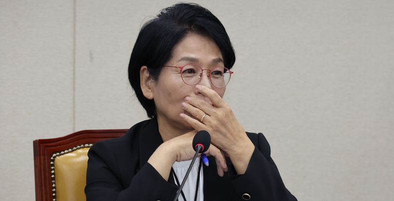 '최민희 자녀 결혼식 논란'으로 해가 뜨고 달이 진 국정감사