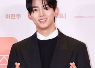 옥택연, 비연예인 여친과 내년 봄 결혼