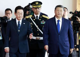 [속보] 李대통령 "한중, 경제협력, 수평구조로 변화…호혜적 관계 발전해야"