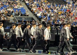 '언더독의 반란' KT, 우승 후보 젠지 꺾고 창단 첫 결승 진출[2025 롤드컵]