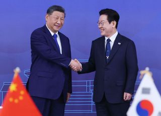 [속보] 대통령실 "韓中, 고위급 정례 소통채널 가동…전략적 소통 강화·금융 협력"