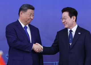 [APEC 2025] 李대통령 "시진핑 주석과 평화위한 길 나아가기로 뜻 모아"