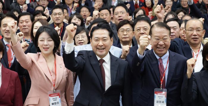 반사이익의 한계…국민의힘, 지지율 고착화 탈출구는