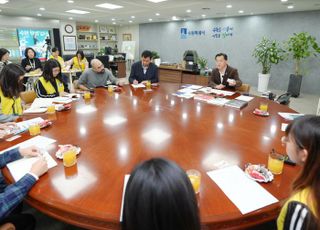 이재준 수원특례시장, 청개구리 기자단과 인터뷰