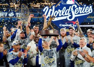 "작년 보다 더 기쁘다" 3승 안긴 야마모토, 월드시리즈 MVP…블게주 눈물