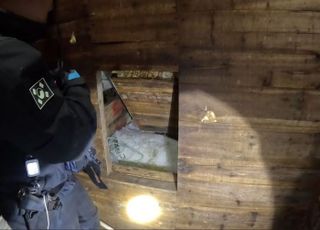 중국 어선들, 비밀 어창에 잡은 물고기 수천㎏ 숨겼다…나포 이튿날 석방