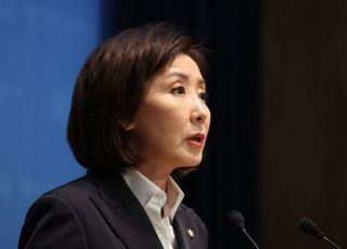 나경원 "李대통령, 대장동 부패범죄 수괴…법원 재판 당당히 응해야"