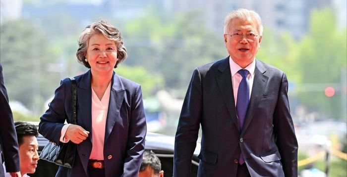 檢, 경찰에 '김정숙 옷값 특활비 의혹' 재수사 요청