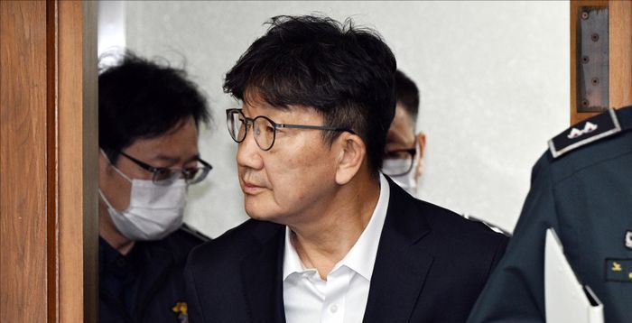 권성동, 통일교 불법자금 수수 혐의 첫 재판서 혐의 부인