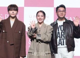 수지를 뮤즈로 만든, 가장 ‘어반자카파’스러운 음악 [D:현장]