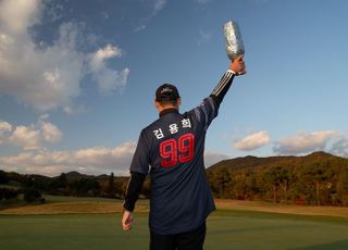‘롯데 김용희’ 입은 김재호, 끝날 때까지 끝나지 않는 게 골프