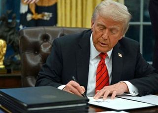 트럼프 관세정책 지지율 33%…국정 전반 지지율보다 8%P 낮아