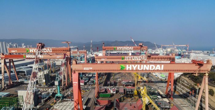 HD한국조선해양, 분기 영업익 첫 1조 돌파...“잠수함 경쟁력 강화”(종합)