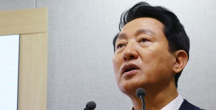 오세훈 측 "진보 외치며 뒤에선 자식뻘 청년 기회 박탈한 조국, 위선의 끝판"