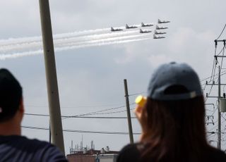 "우리 아빠 중국 공안이야" 한국 공군기지 몰래 찍은 10대 중국인 둘