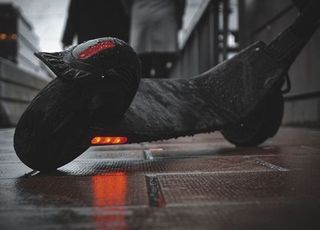 킥보드 대여 업체 소송 건다는 중학생 부모..."인증 없이 방치한 죄"